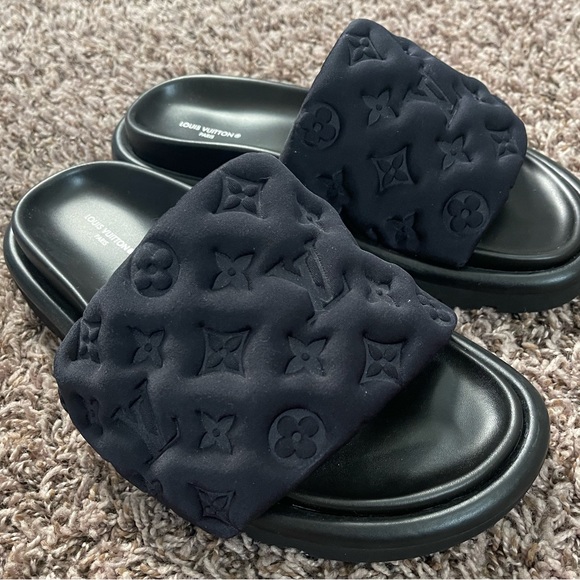 Louis Vuitton Shoes - LV pool slides